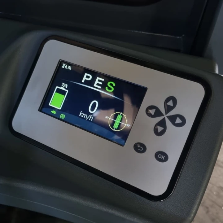 4385