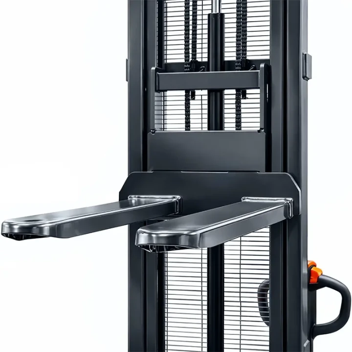 elektryczny-wozek-masztowy-q15e35-2-udzwig-1500-kg-podnoszenie-3500-mm (4).webp