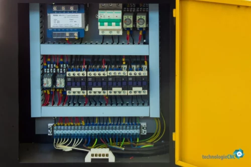 automatyczna-szlifierka-magnetyczna-do-ostrzenia-nozy-on1200plc (1).webp